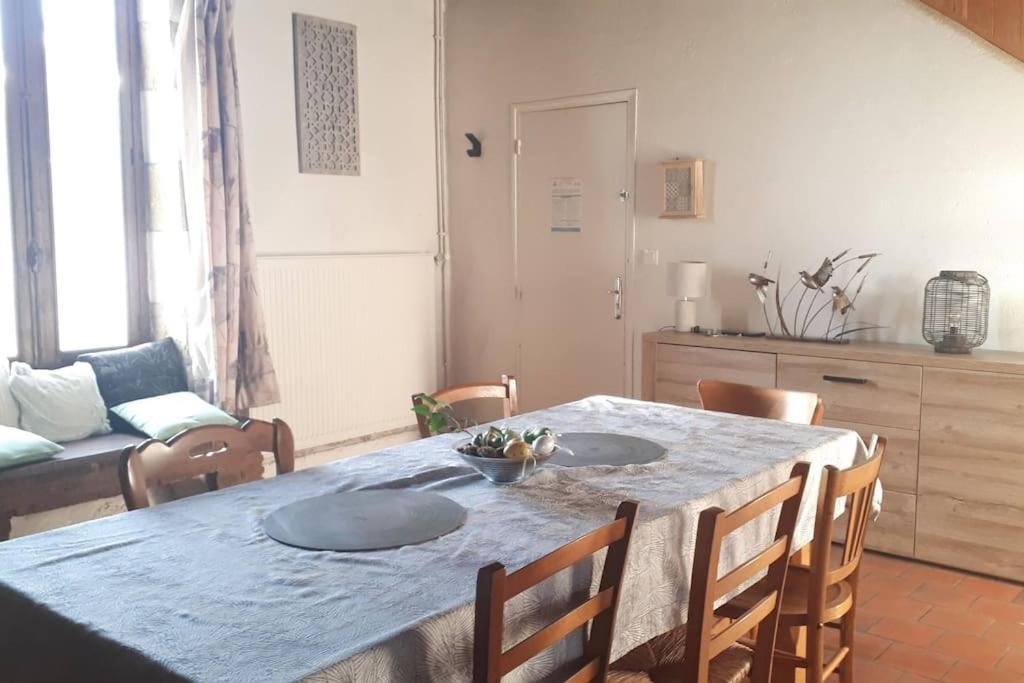 Gite A La Ferme, Avec Animaux, Fromages Et Nature Neuville-les-Decize Bagian luar foto